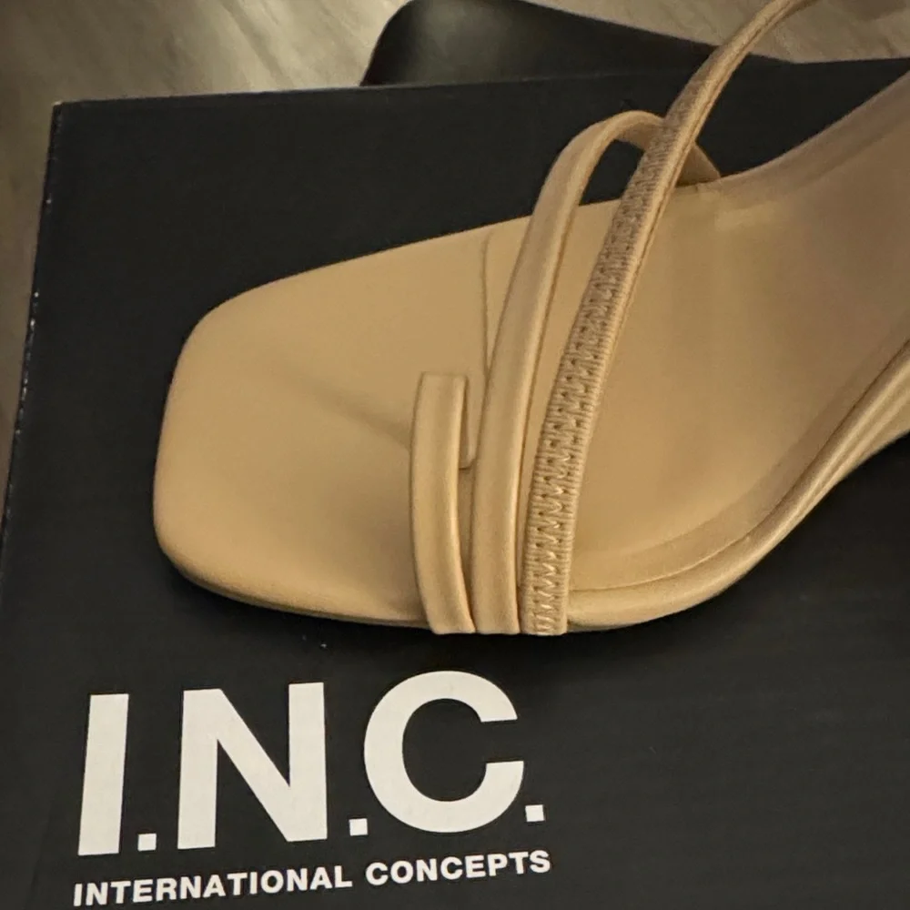 INC International Concepts 🌺Women's Beige Wedge Sandals BRAND NEW IN BOX SIZE 🌺